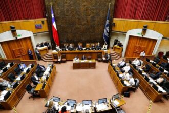 Senado debate endurecer sanciones a eléctricas tras cortes: propuesta de duplicar multas busca mejorar servicio