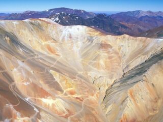 Tribunal Ambiental Admite Reclamaciones Contra Proyecto Minero de Barrick en Campanario: Impacto Ambiental y Social en Debate