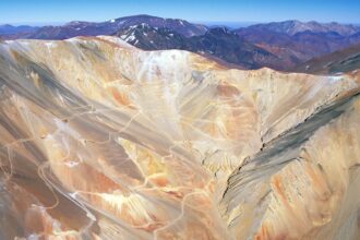 Tribunal Ambiental Admite Reclamaciones Contra Proyecto Minero de Barrick en Campanario: Impacto Ambiental y Social en Debate