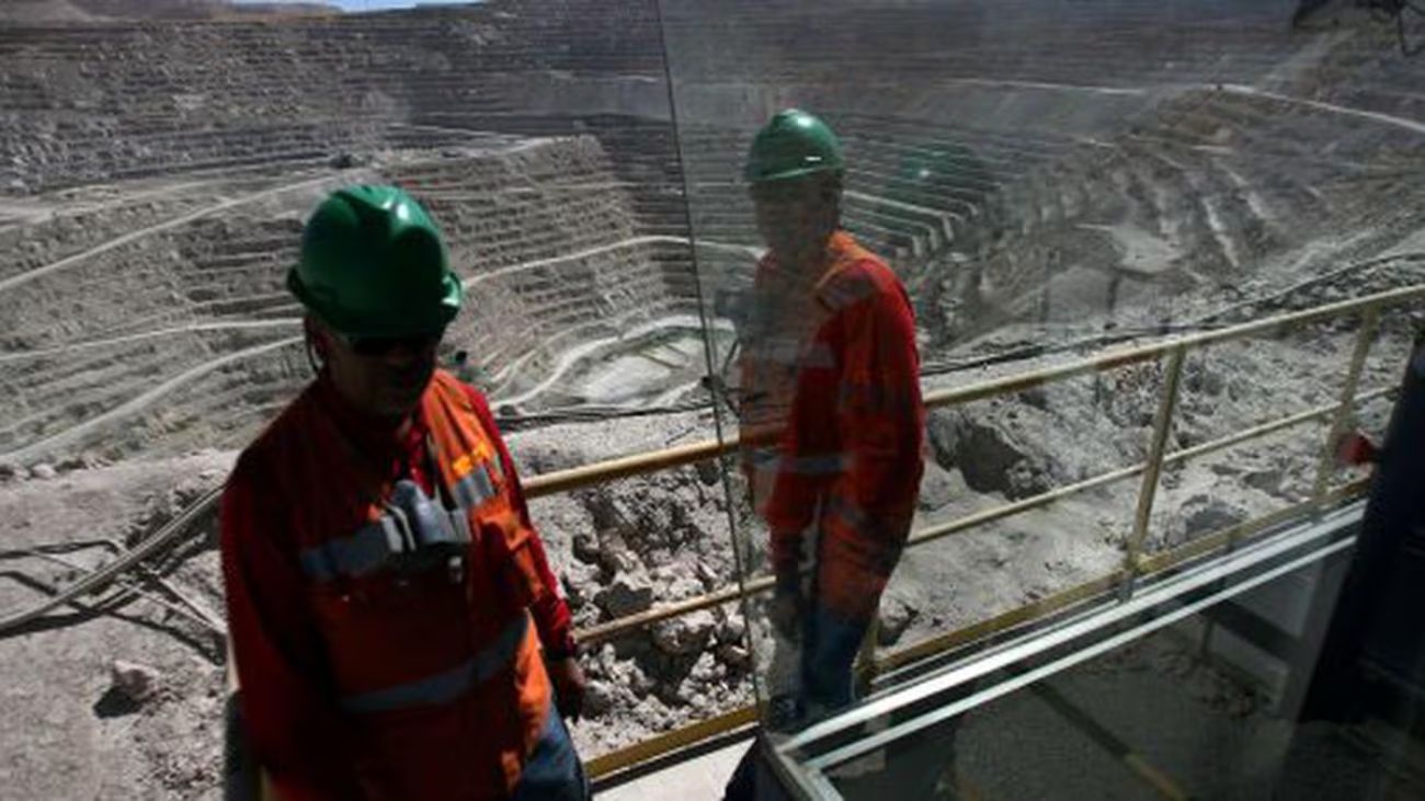 Corte Suprema ordena a 105 empleados de Minera Escondida devolver $8,5 millones cada uno tras fallo sobre negociación colectiva