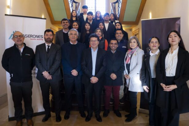 Beca Caserones 2025 Impulsa la Educación en Tierra Amarilla: 12 Jóvenes Beneficiados y Expansión a 24 para 2028