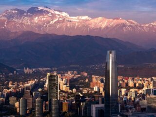 Anglo American y Enel X lanzan ambicioso plan para reemplazar 11 mil calefactores y mejorar la calidad del aire en Santiago