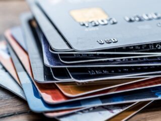 CMF establece nueva fórmula para el pago mínimo en tarjetas de crédito para combatir el sobreendeudamiento