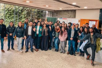 Expertos debaten futuro del litio y el hidrógeno verde en Chile: Claves para la carbono neutralidad y liderazgo global en energías limpias