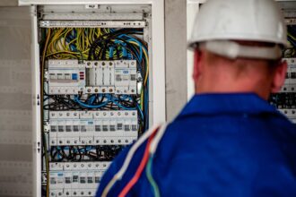 Tableros Eléctricos en Chile: Clave para la Eficiencia Energética y Seguridad en Industrias Clave