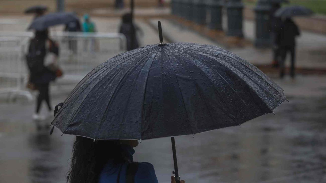 Pronóstico del Tiempo en Chile: Lluvias en el Sur y Rapa Nui este Lunes 23 de Junio, Cielos Nublados en Santiago