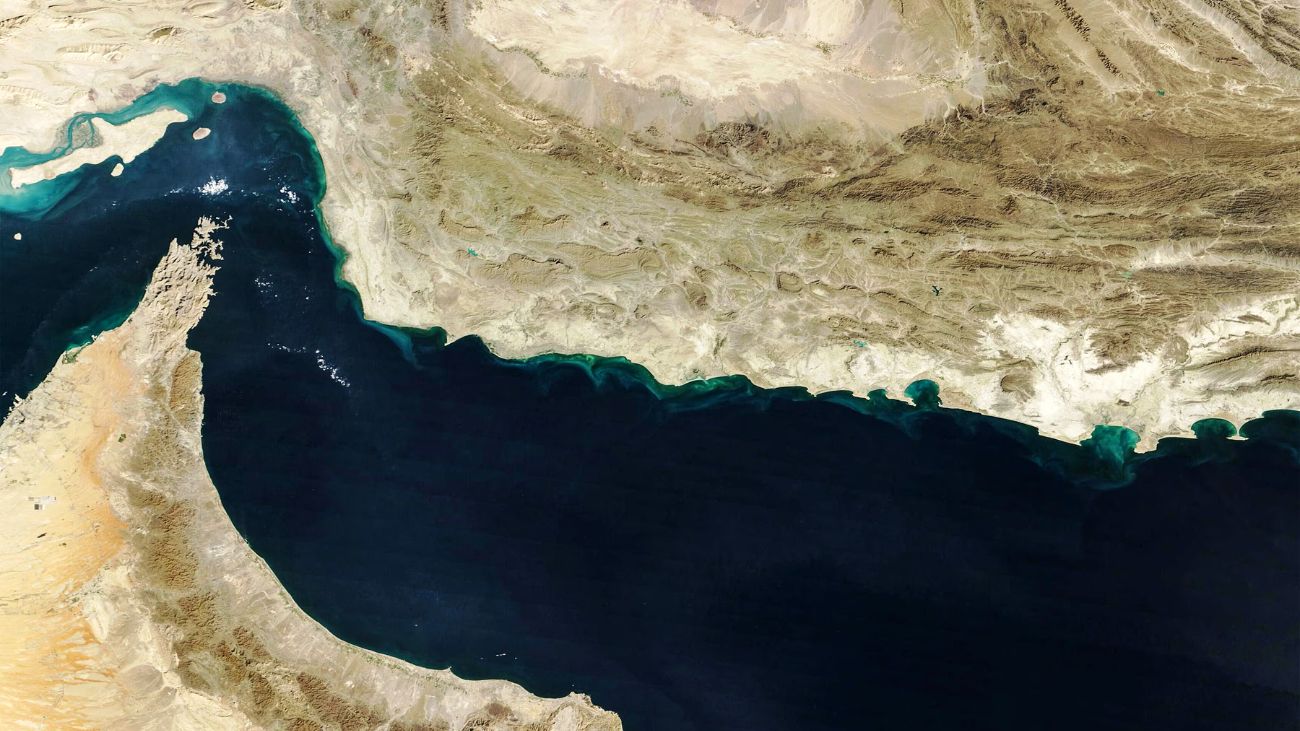 Irán considera cerrar el estrecho de Ormuz tras ataque a instalaciones nucleares