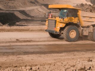 Schwager asegura contrato de $23 mil millones para mantenimiento en Codelco Radomiro Tomic desde 2025
