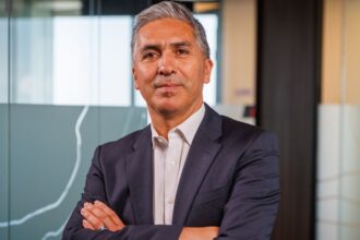 Marcelo Bustos, Nuevo CEO de Sierra Gorda SCM, Promete Impulsar Producción Sostenible en la Minería Chilena
