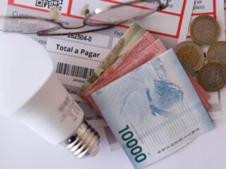 Prepárate para el Invierno: Cuentas de Luz en Chile Subirán hasta un 11,58% a Partir de Julio