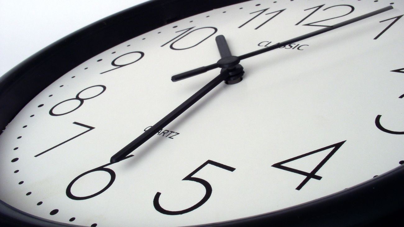 Cambio de Hora en Chile 2025: Prepárate para el Ajuste del 7 de Septiembre y Descubre Quiénes No Modificarán su Reloj