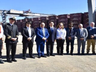 Embajador chino impulsa lazos comerciales y logísticos en visita a terminales portuarios de Antofagasta