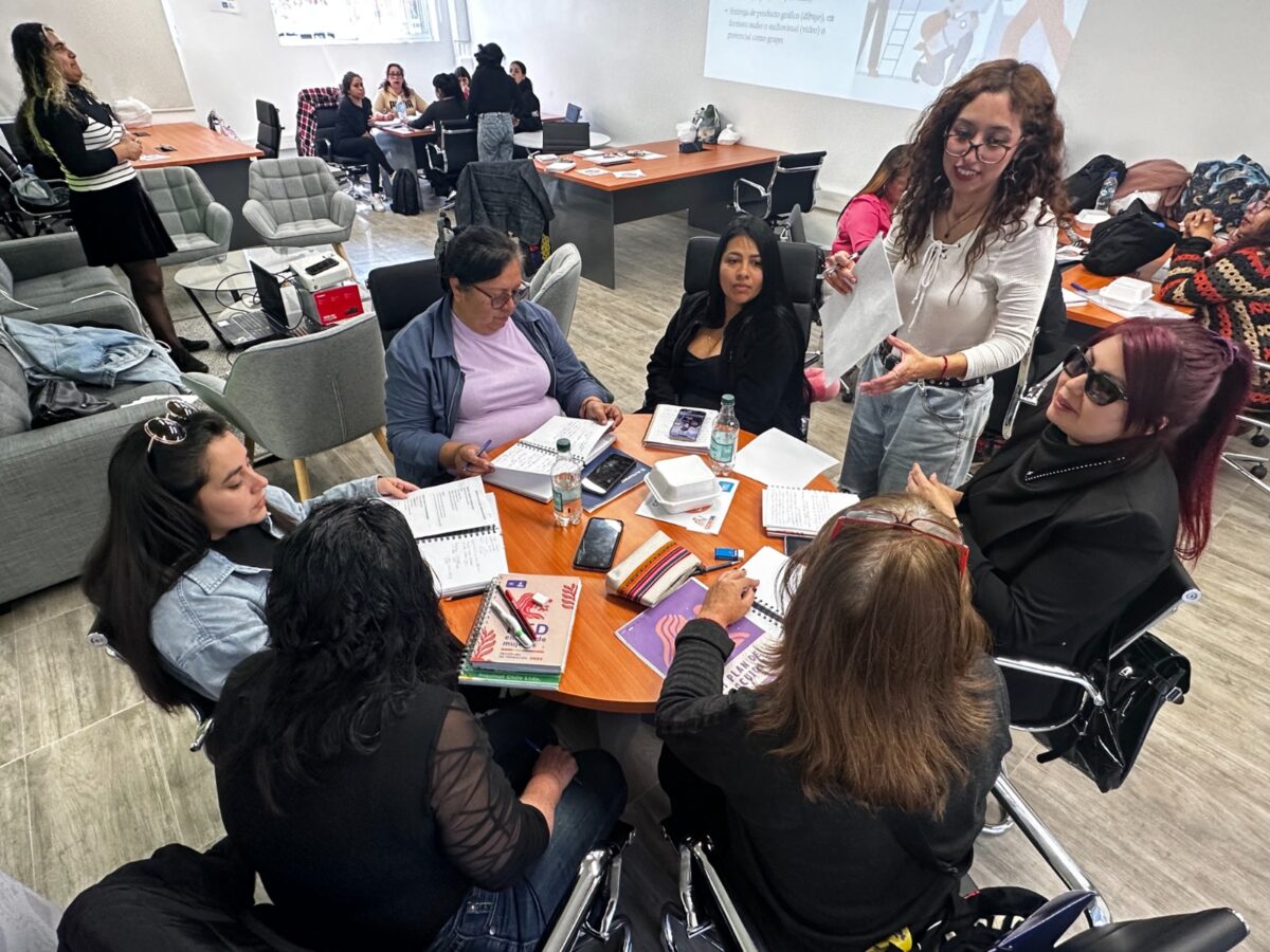 Red Emprende Mujeres: estrategia universitaria fortalece a más de 90 micro emprendedoras en la Región de Antofagasta Red Emprende Mujeres: estrategia universitaria fortalece a más de 90 micro emprendedoras en la Región de Antofagasta