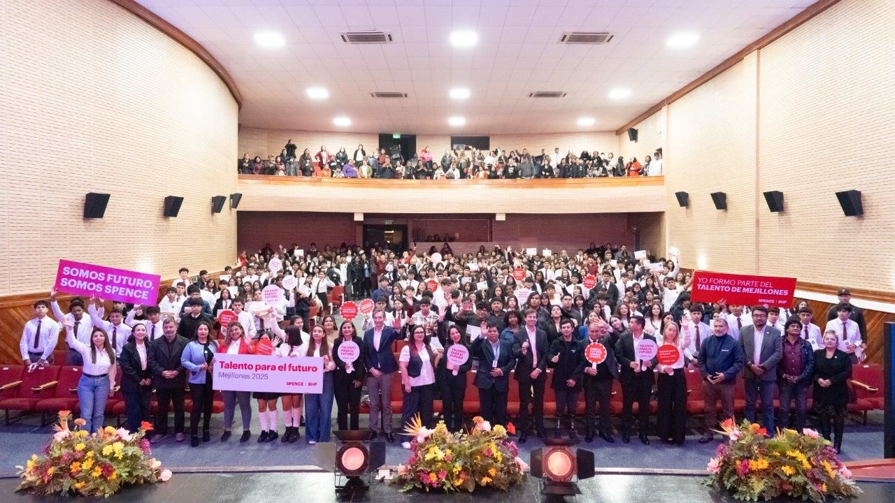 Spence | BHP entrega beca al 22% de los estudiantes de educación media de Mejillones otorgando el beneficio a más de 250 jóvenes