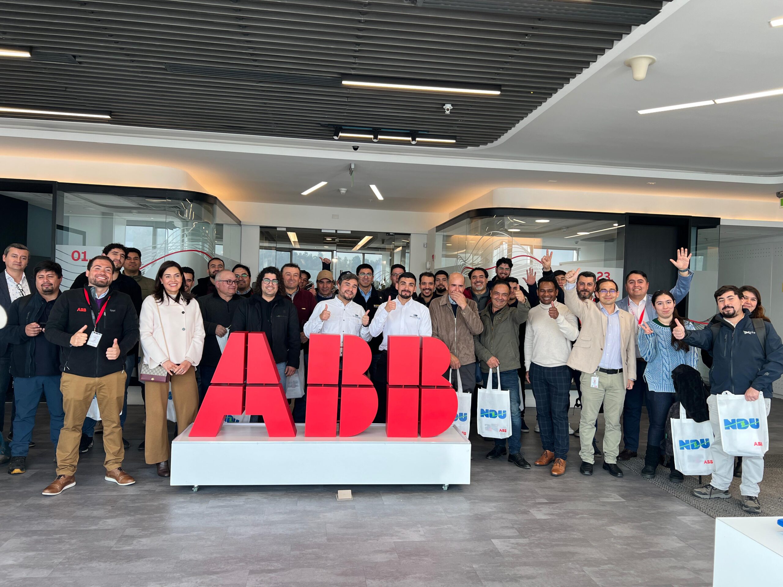 ABB en Chile presenta nuevas soluciones para eficiencia y continuidad de procesos industriales