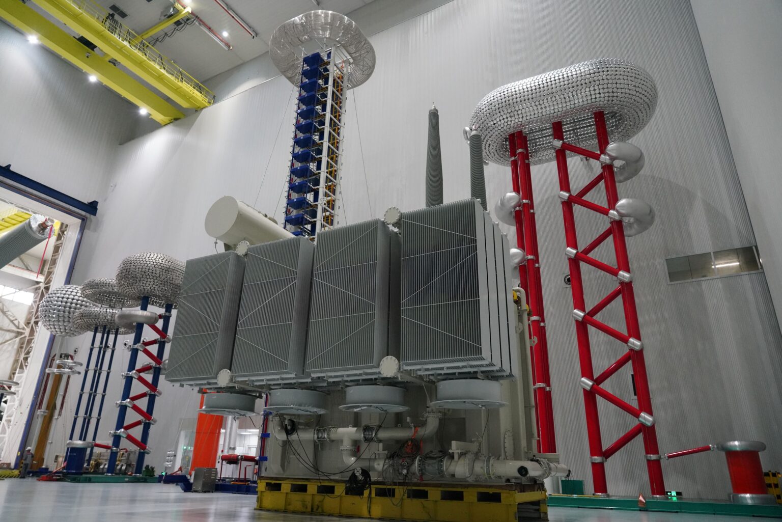 Hitachi Energy prueba con éxito transformador para mejorar la seguridad y protección ambiental