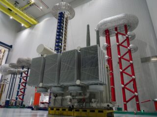 Hitachi Energy prueba con éxito transformador para mejorar la seguridad y protección ambiental