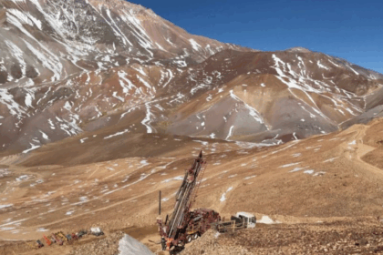 ATEX Resources intercepta 104 metros de 1,06% CuEq dentro de 568 metros de 0,86% CuEq, extendiendo la tendencia del pórfido de alta ley en Valeriano