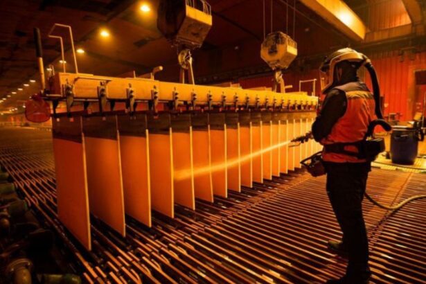 Chile aborda dilema: ¿Cambiar estrategia internacional de exportación de cobre?