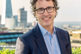 Simon Trott, nuevo director ejecutivo de Rio Tinto, apunta al éxito minero