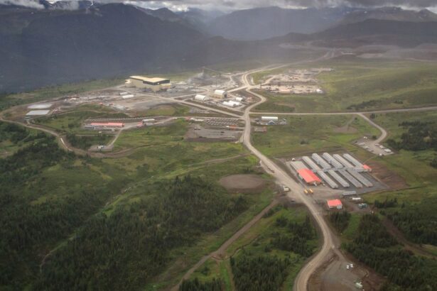 Tres trabajadores atrapados en mina Red Chris de Newmont en Columbia Británica