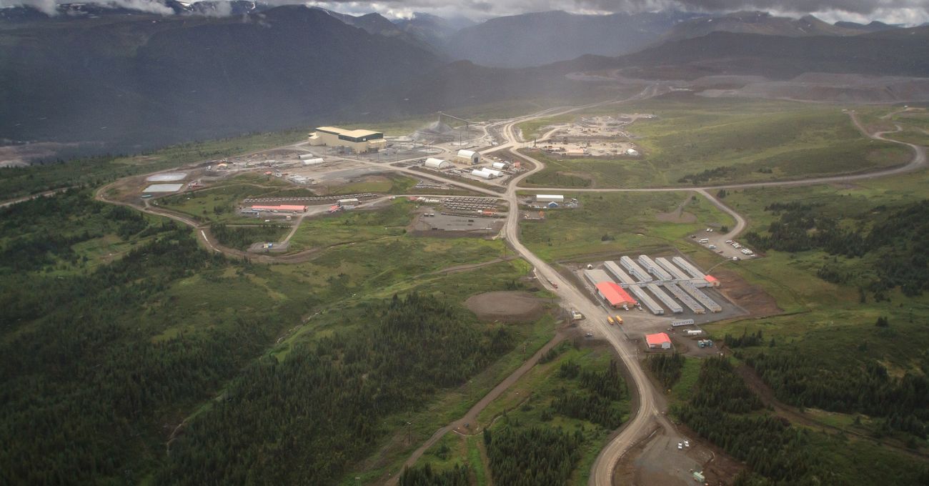 Tres trabajadores atrapados en mina Red Chris de Newmont en Columbia Británica