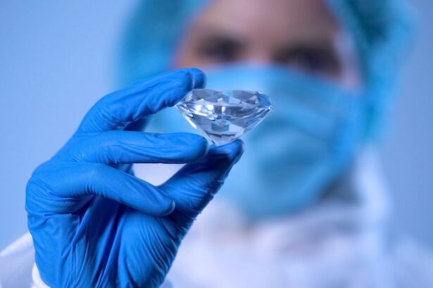 Diamantes de laboratorio desafían a la industria minera de De Beers