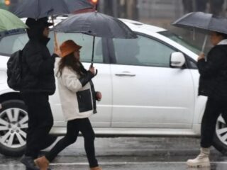 ¿A qué hora lloverá en Santiago este martes?