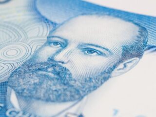 Revisa con tu RUT si accedes al Bono Cuarto Medio de $73.048 entregado por el IPS