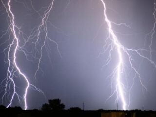 Lluvias, viento y tormentas eléctricas afectarán este viernes a 11 regiones del país
