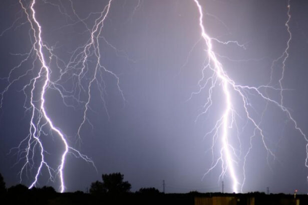 Lluvias, viento y tormentas eléctricas afectarán este viernes a 11 regiones del país