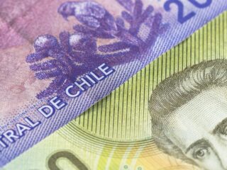 Aumento de cotizaciones previsionales comienza en agosto: así impactará en los sueldos
