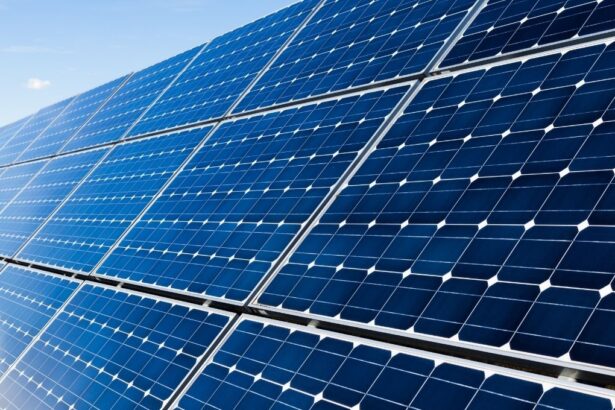 China avanza en energía renovable con su primera planta solar flotante en el mar