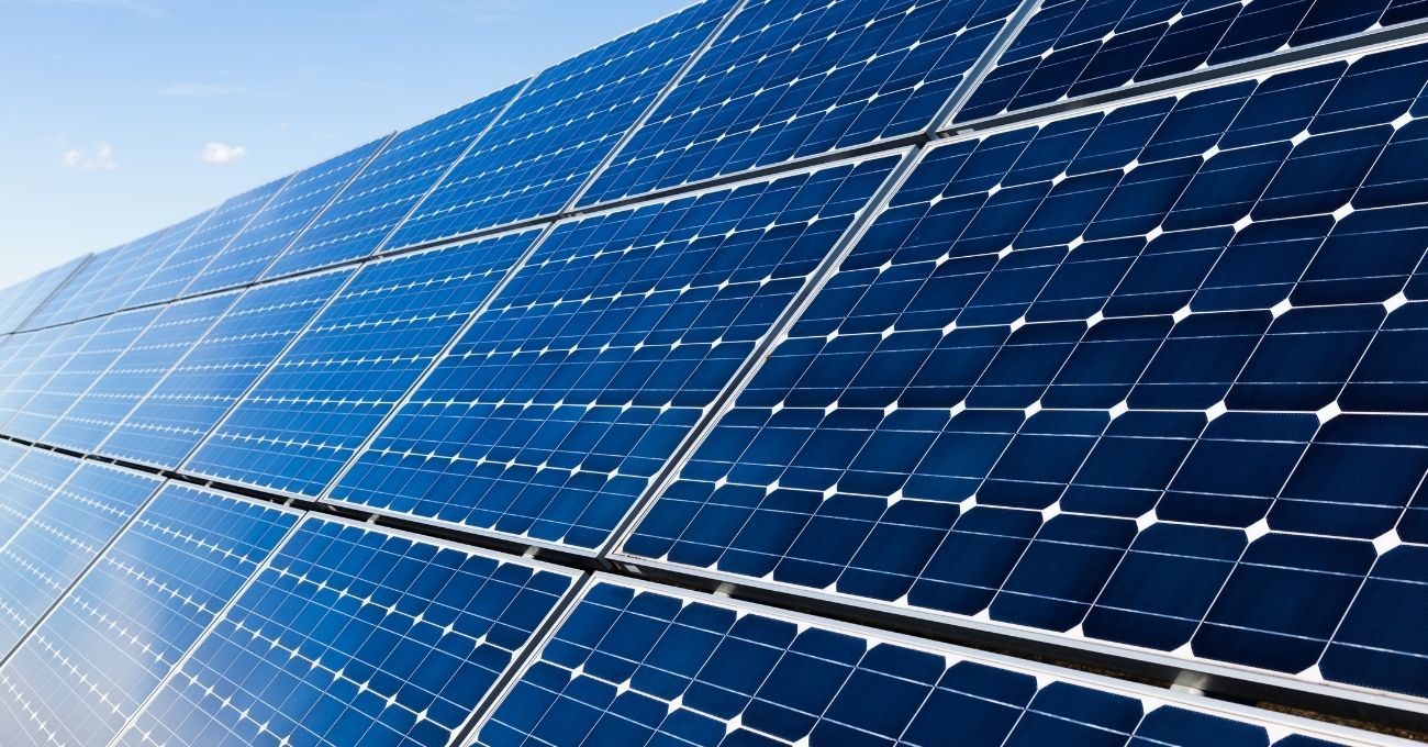 China avanza en energía renovable con su primera planta solar flotante en el mar