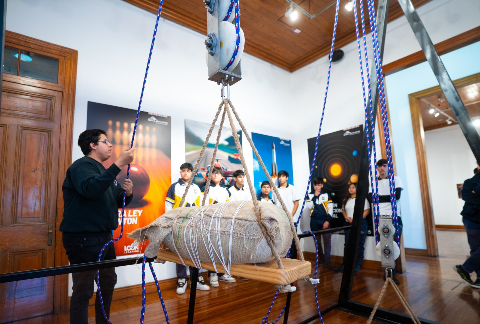 7 mil visitantes: “Museo Newton” es un éxito en Sala de Arte Casa Collahuasi