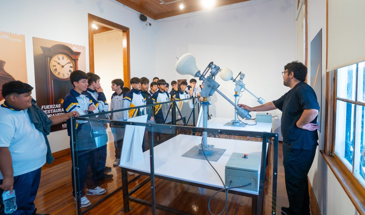 7 mil visitantes: “Museo Newton” es un éxito en Sala de Arte Casa Collahuasi