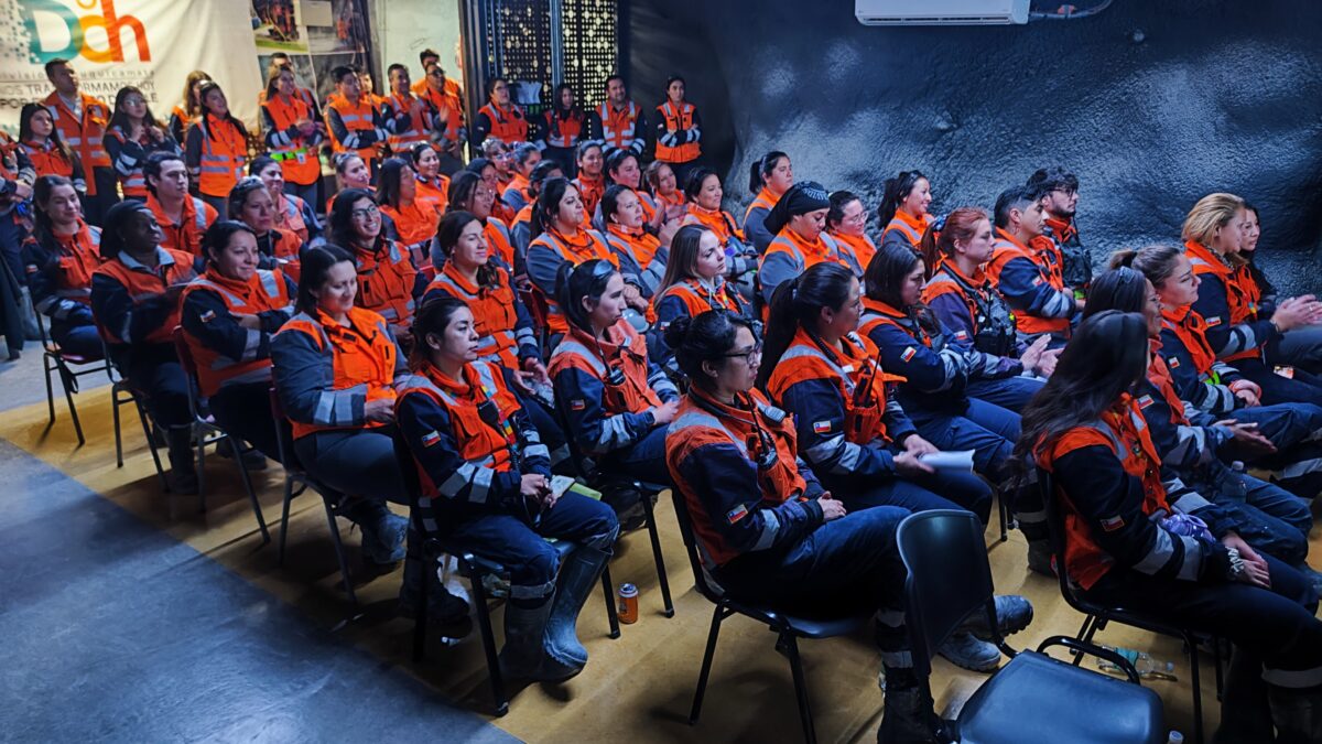 Hito histórico en Codelco: Chuquicamata Subterránea alcanzó 40% de dotación femenina en sus operaciones Hito histórico en Codelco: Chuquicamata Subterránea alcanzó 40% de dotación femenina en sus operaciones
