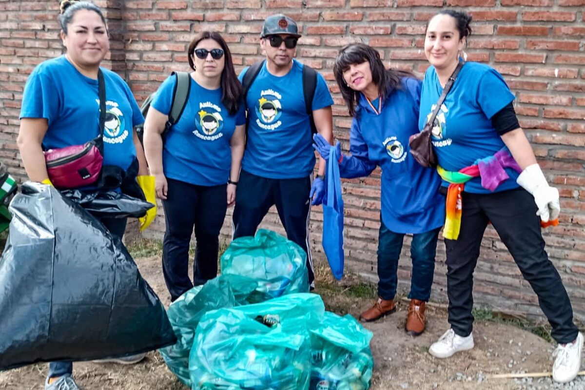 Tenientinos de Mina Esmeralda revalorizan 8 toneladas por causas sociales Tenientinos de Mina Esmeralda revalorizan 8 toneladas por causas sociales