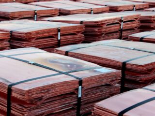 Alerta en la Industria: Déficit de Cobre Refinado Proyectado para 2025 Impulsará Innovación y Sostenibilidad en Minería