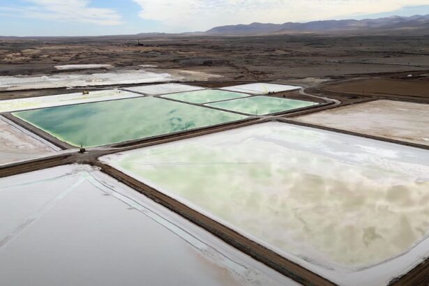 Chile Avanza en la Industria del Litio: Aprobación Clave para Codelco y SQM Garantiza Producción Sostenible hasta 2060
