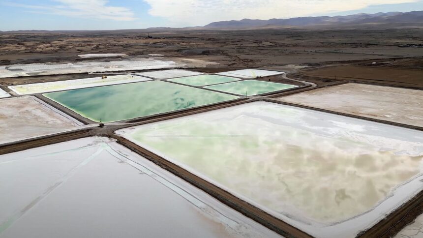 Chile Avanza en la Industria del Litio: Aprobación Clave para Codelco y SQM Garantiza Producción Sostenible hasta 2060