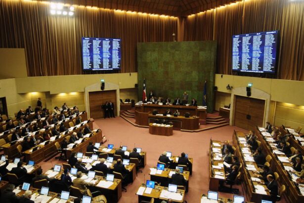 Chile Revoluciona la Inversión: Aprueban Proyecto que Simplifica 380 Permisos Sectoriales para Agilizar Desarrollo y Transparencia