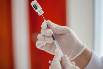 Vacunación contra la Influenza Abierta a Todos: Ministerio de Salud Amplía Cobertura para Prevenir Rebrote