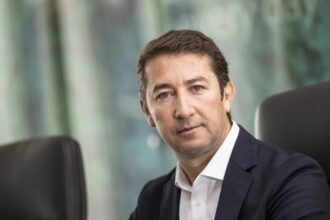 Cristian Fadic Asume como Vicepresidente de Minería en Finning Sudamérica: Un Impulso Estratégico para el Gigante de Caterpillar