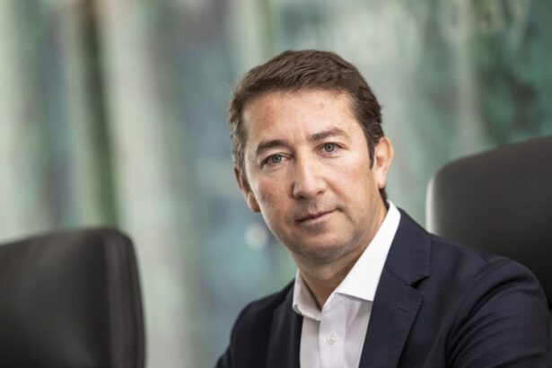Cristian Fadic Asume como Vicepresidente de Minería en Finning Sudamérica: Un Impulso Estratégico para el Gigante de Caterpillar