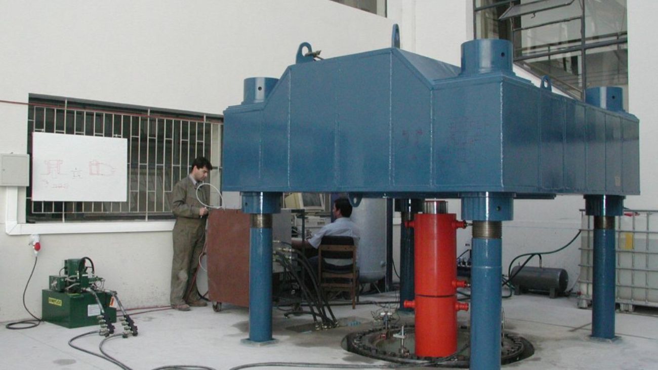 Revolucionario Equipo Triaxial en Chile: Clave para Megaestructuras Seguras en América Latina