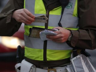 Santiago Implementa Restricciones Vehiculares Extendidas hasta 2025 para Combatir la Contaminación: Detalles y Horarios Clave