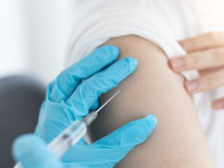 Vacuna contra la influenza gratis en vacunatorios públicos y centros en convenio desde julio