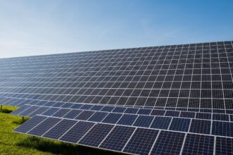 Chile aprueba 32 proyectos de inversión por US$1.443 millones en sectores energético e inmobiliario
