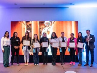 Minera Zaldívar homenajea a sus mujeres líderes en emotivo encuentro.